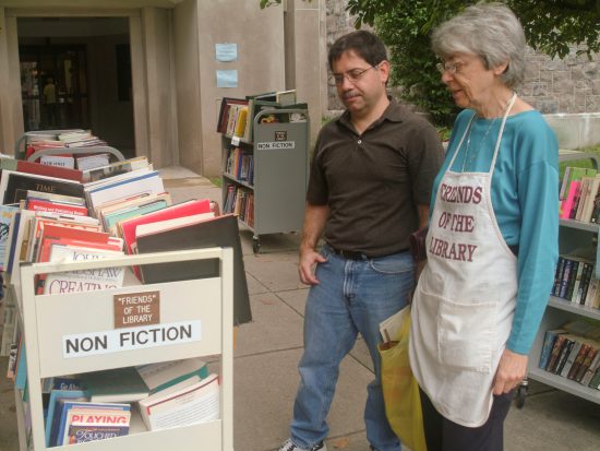 booksale1-550×413
